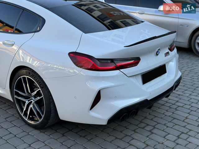 Белый БМВ M8, объемом двигателя 4.4 л и пробегом 64 тыс. км за 88500 $, фото 13 на Automoto.ua
