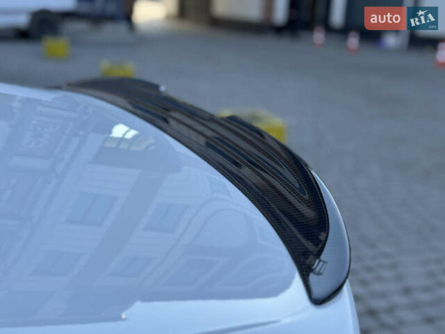 Белый БМВ M8, объемом двигателя 4.4 л и пробегом 64 тыс. км за 88500 $, фото 16 на Automoto.ua