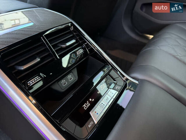 Белый БМВ M8, объемом двигателя 4.4 л и пробегом 64 тыс. км за 88500 $, фото 29 на Automoto.ua