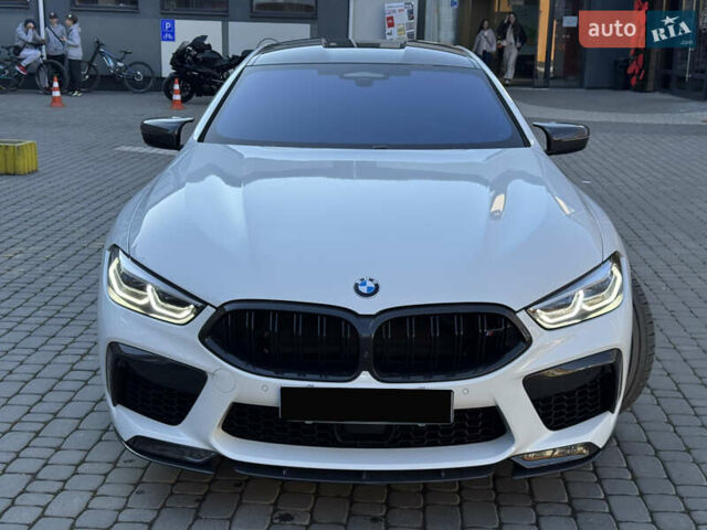 Белый БМВ M8, объемом двигателя 4.4 л и пробегом 64 тыс. км за 88500 $, фото 7 на Automoto.ua