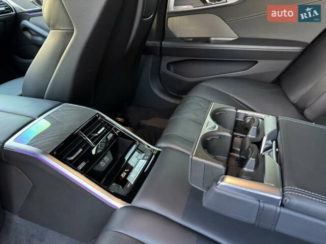 Белый БМВ M8, объемом двигателя 4.4 л и пробегом 64 тыс. км за 88500 $, фото 28 на Automoto.ua