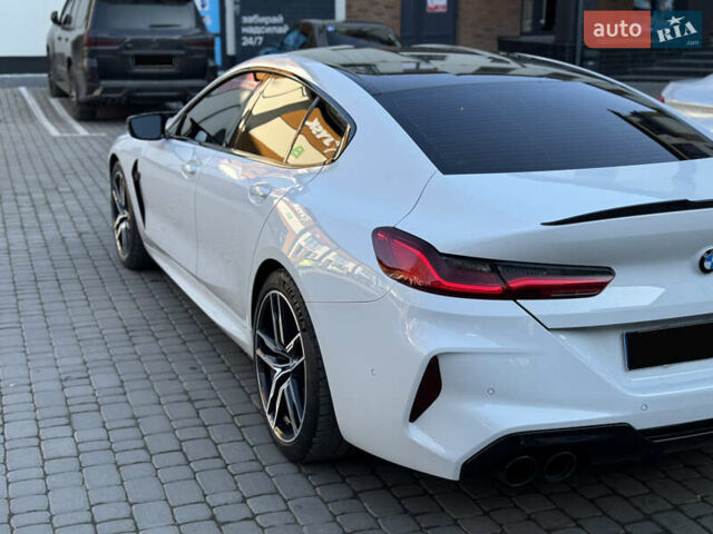 Белый БМВ M8, объемом двигателя 4.4 л и пробегом 64 тыс. км за 88500 $, фото 14 на Automoto.ua