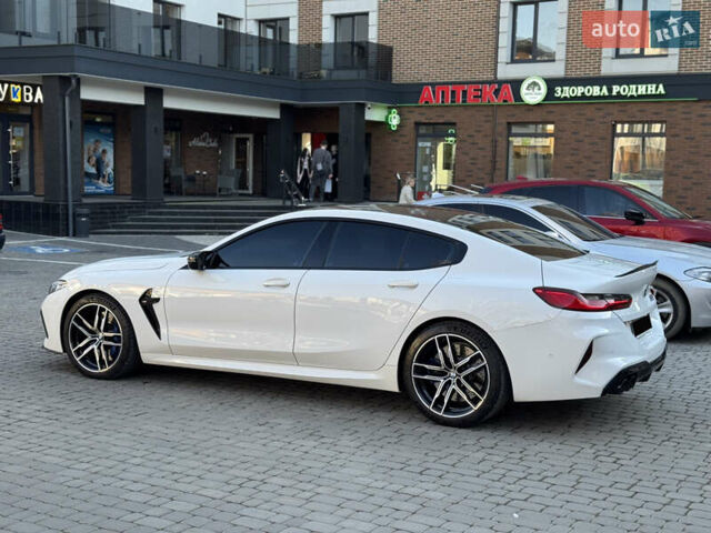 Белый БМВ M8, объемом двигателя 4.4 л и пробегом 64 тыс. км за 88500 $, фото 8 на Automoto.ua