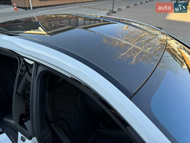 Белый БМВ M8, объемом двигателя 4.4 л и пробегом 64 тыс. км за 88500 $, фото 22 на Automoto.ua