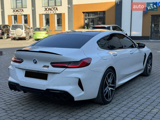 Белый БМВ M8, объемом двигателя 4.4 л и пробегом 64 тыс. км за 88500 $, фото 18 на Automoto.ua