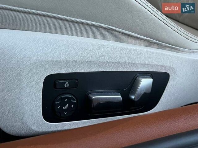 Черный БМВ M8, объемом двигателя 4.39 л и пробегом 71 тыс. км за 84990 $, фото 16 на Automoto.ua