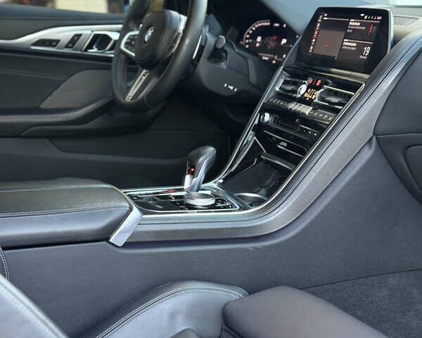 Черный БМВ M8, объемом двигателя 4.39 л и пробегом 44 тыс. км за 97000 $, фото 11 на Automoto.ua