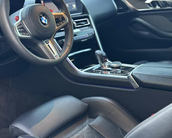 Черный БМВ M8, объемом двигателя 4.39 л и пробегом 44 тыс. км за 97000 $, фото 7 на Automoto.ua