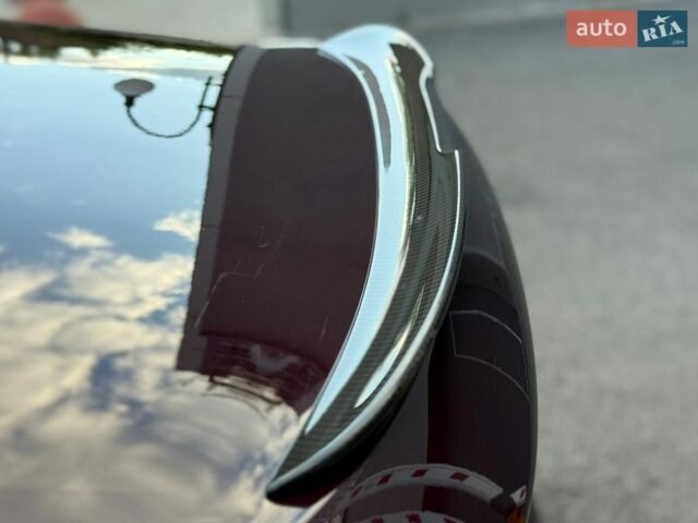 Красный БМВ M8, объемом двигателя 4.39 л и пробегом 25 тыс. км за 139000 $, фото 42 на Automoto.ua