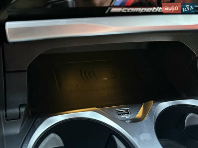 Красный БМВ M8, объемом двигателя 4.39 л и пробегом 25 тыс. км за 149000 $, фото 88 на Automoto.ua
