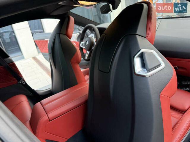 Красный БМВ M8, объемом двигателя 4.39 л и пробегом 25 тыс. км за 149000 $, фото 60 на Automoto.ua