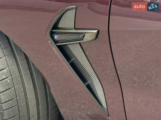 Красный БМВ M8, объемом двигателя 4.39 л и пробегом 25 тыс. км за 144000 $, фото 47 на Automoto.ua