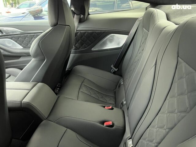 БМВ M8, объемом двигателя 4.3 л и пробегом 1 тыс. км за 169966 $, фото 32 на Automoto.ua