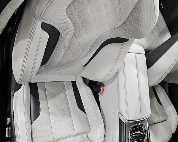 БМВ M8, объемом двигателя 4.4 л и пробегом 24 тыс. км за 111111 $, фото 19 на Automoto.ua