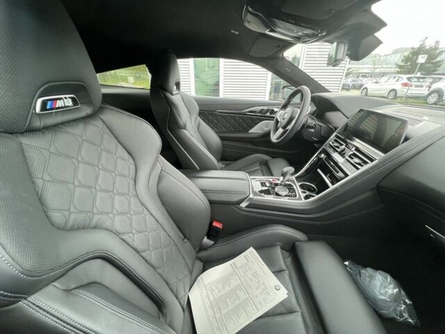 БМВ M8, объемом двигателя 4.4 л и пробегом 3 тыс. км за 159216 $, фото 6 на Automoto.ua