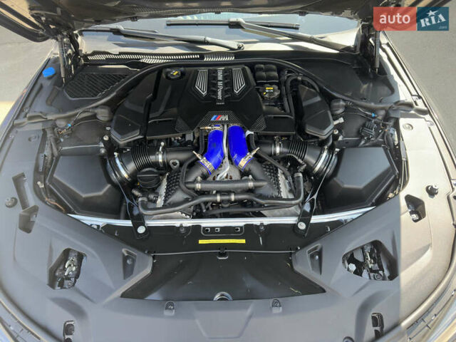 Серый БМВ M8, объемом двигателя 4.39 л и пробегом 32 тыс. км за 85000 $, фото 28 на Automoto.ua