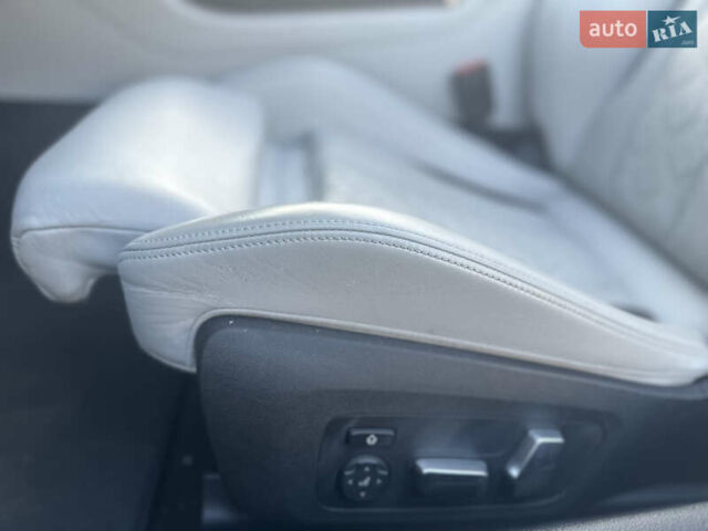 Серый БМВ M8, объемом двигателя 4.39 л и пробегом 32 тыс. км за 85000 $, фото 13 на Automoto.ua