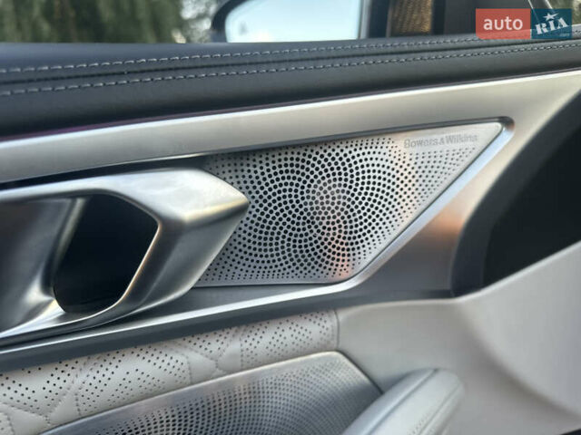 Серый БМВ M8, объемом двигателя 4.39 л и пробегом 32 тыс. км за 85000 $, фото 21 на Automoto.ua