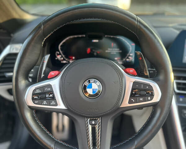 Серый БМВ M8, объемом двигателя 4.39 л и пробегом 32 тыс. км за 85000 $, фото 19 на Automoto.ua