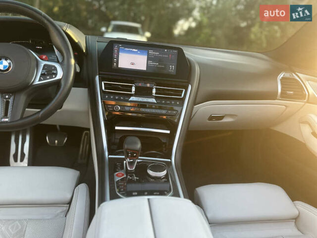 Серый БМВ M8, объемом двигателя 4.39 л и пробегом 32 тыс. км за 85000 $, фото 18 на Automoto.ua