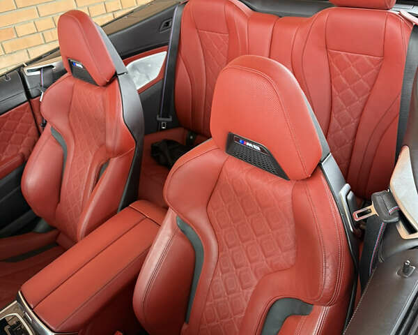 Серый БМВ M8, объемом двигателя 4.39 л и пробегом 37 тыс. км за 97000 $, фото 9 на Automoto.ua