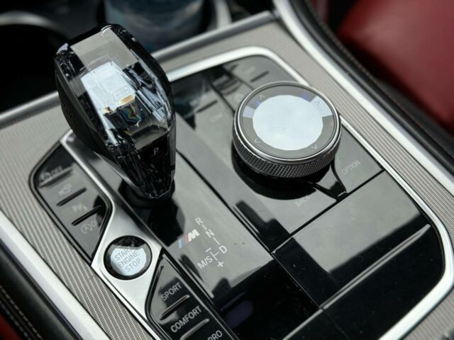 Серый БМВ M8, объемом двигателя 4.4 л и пробегом 87 тыс. км за 63000 $, фото 6 на Automoto.ua