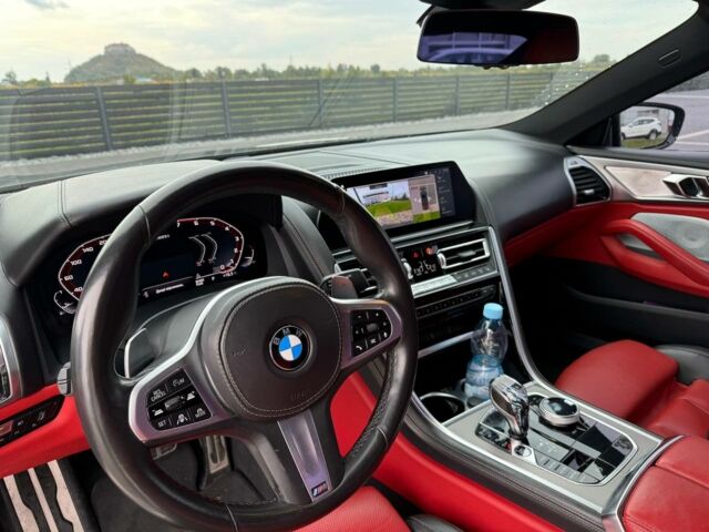 Серый БМВ M8, объемом двигателя 4.4 л и пробегом 87 тыс. км за 63000 $, фото 5 на Automoto.ua