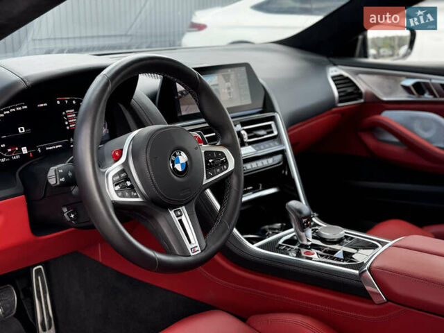 Серый БМВ M8, объемом двигателя 4.4 л и пробегом 17 тыс. км за 109000 $, фото 22 на Automoto.ua