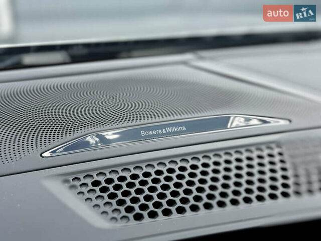 Серый БМВ M8, объемом двигателя 4.4 л и пробегом 17 тыс. км за 109000 $, фото 27 на Automoto.ua