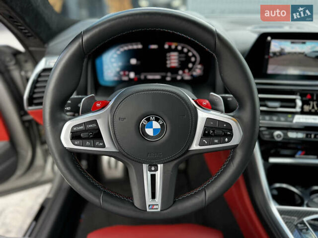 Серый БМВ M8, объемом двигателя 4.4 л и пробегом 17 тыс. км за 109000 $, фото 24 на Automoto.ua