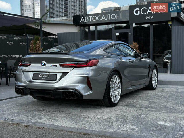 Серый БМВ M8, объемом двигателя 4.4 л и пробегом 17 тыс. км за 109000 $, фото 3 на Automoto.ua