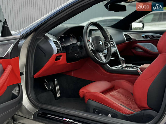 Серый БМВ M8, объемом двигателя 4.4 л и пробегом 17 тыс. км за 109000 $, фото 18 на Automoto.ua