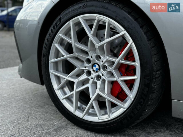 Серый БМВ M8, объемом двигателя 4.4 л и пробегом 17 тыс. км за 109000 $, фото 11 на Automoto.ua