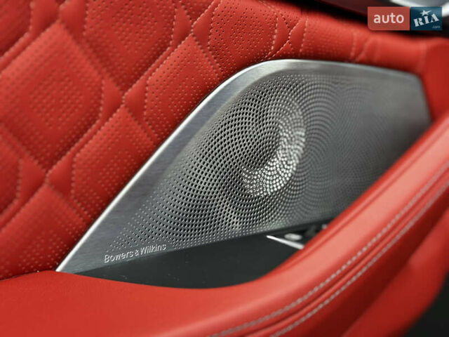 Серый БМВ M8, объемом двигателя 4.4 л и пробегом 17 тыс. км за 109000 $, фото 21 на Automoto.ua