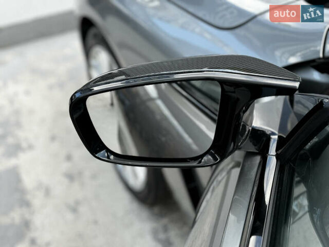 Серый БМВ M8, объемом двигателя 4.4 л и пробегом 17 тыс. км за 109000 $, фото 17 на Automoto.ua