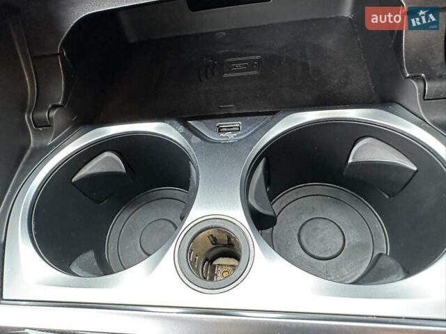 Синий БМВ M8, объемом двигателя 4.39 л и пробегом 56 тыс. км за 90000 $, фото 56 на Automoto.ua