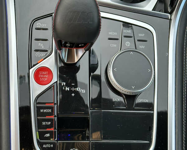Синий БМВ M8, объемом двигателя 4.39 л и пробегом 56 тыс. км за 90000 $, фото 48 на Automoto.ua