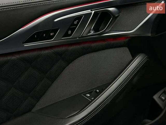 Синий БМВ M8, объемом двигателя 4.39 л и пробегом 49 тыс. км за 100000 $, фото 7 на Automoto.ua