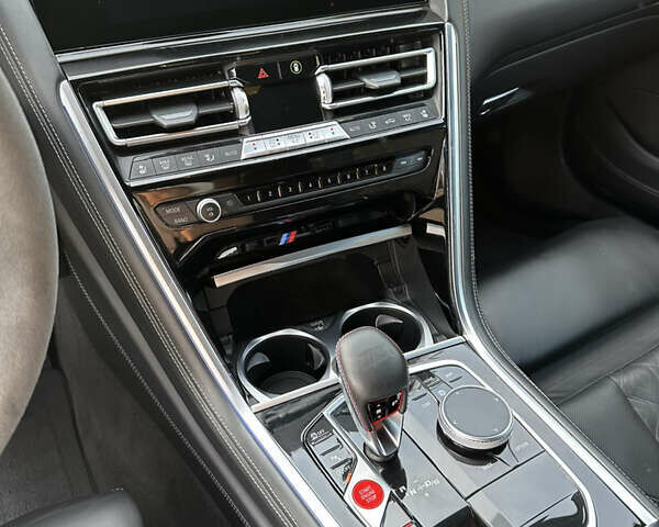 Синий БМВ M8, объемом двигателя 4.39 л и пробегом 56 тыс. км за 90000 $, фото 47 на Automoto.ua