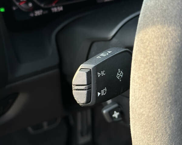 Синий БМВ M8, объемом двигателя 4.39 л и пробегом 56 тыс. км за 90000 $, фото 40 на Automoto.ua