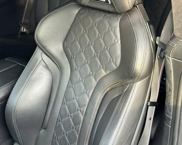 Синий БМВ M8, объемом двигателя 4.39 л и пробегом 56 тыс. км за 90000 $, фото 45 на Automoto.ua