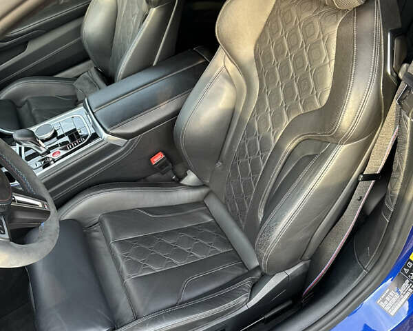 Синий БМВ M8, объемом двигателя 4.39 л и пробегом 56 тыс. км за 90000 $, фото 42 на Automoto.ua