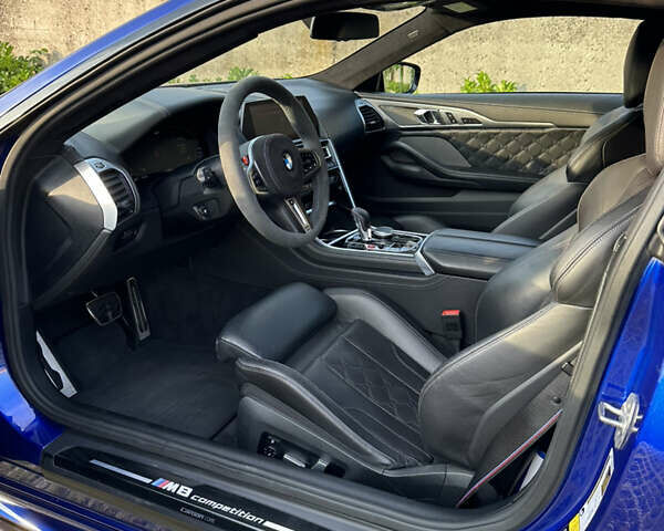 Синий БМВ M8, объемом двигателя 4.39 л и пробегом 56 тыс. км за 90000 $, фото 32 на Automoto.ua