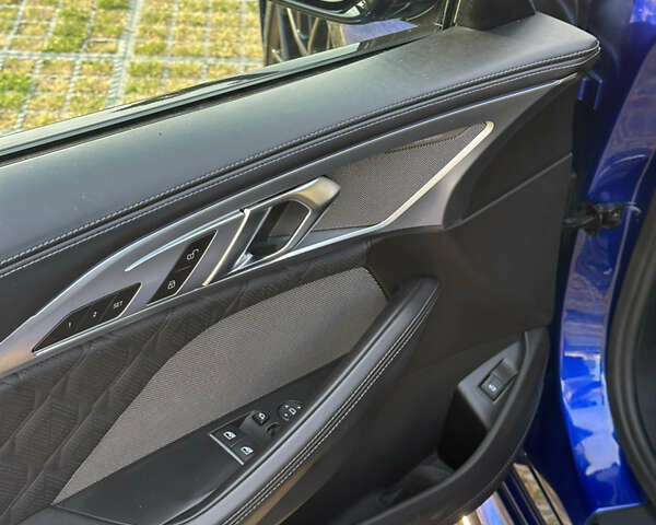 Синий БМВ M8, объемом двигателя 4.39 л и пробегом 56 тыс. км за 90000 $, фото 35 на Automoto.ua
