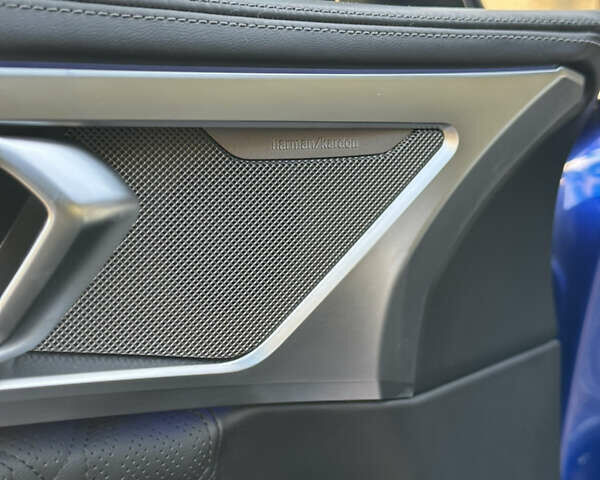 Синий БМВ M8, объемом двигателя 4.39 л и пробегом 56 тыс. км за 90000 $, фото 36 на Automoto.ua