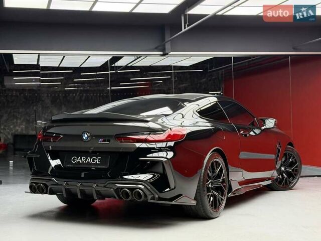 Синий БМВ M8, объемом двигателя 4.4 л и пробегом 13 тыс. км за 149900 $, фото 17 на Automoto.ua
