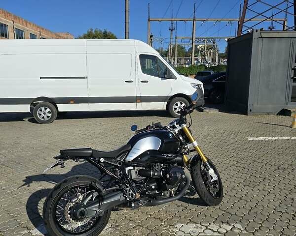 Черный БМВ R nineT, объемом двигателя 1.2 л и пробегом 27 тыс. км за 12500 $, фото 1 на Automoto.ua