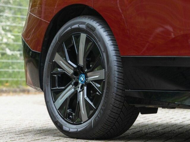 Красный БМВ Х, объемом двигателя 0 л и пробегом 7 тыс. км за 123426 $, фото 6 на Automoto.ua