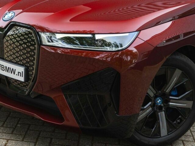 Красный БМВ Х, объемом двигателя 0 л и пробегом 7 тыс. км за 123426 $, фото 7 на Automoto.ua