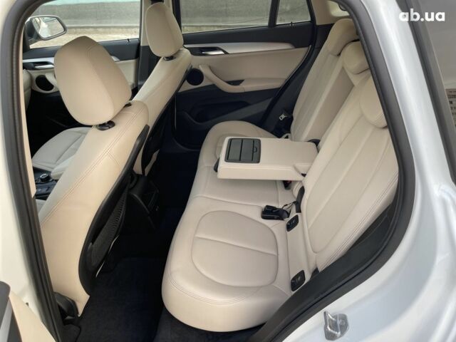 Белый БМВ Х1, объемом двигателя 1.5 л и пробегом 14 тыс. км за 27900 $, фото 10 на Automoto.ua